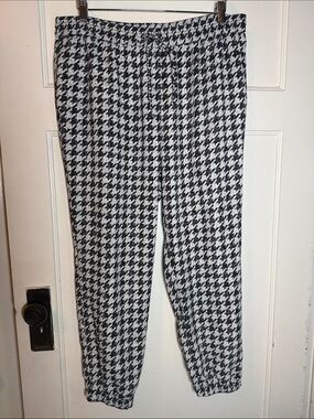 Express Black and White Houndstooth Women’s Harem Pants